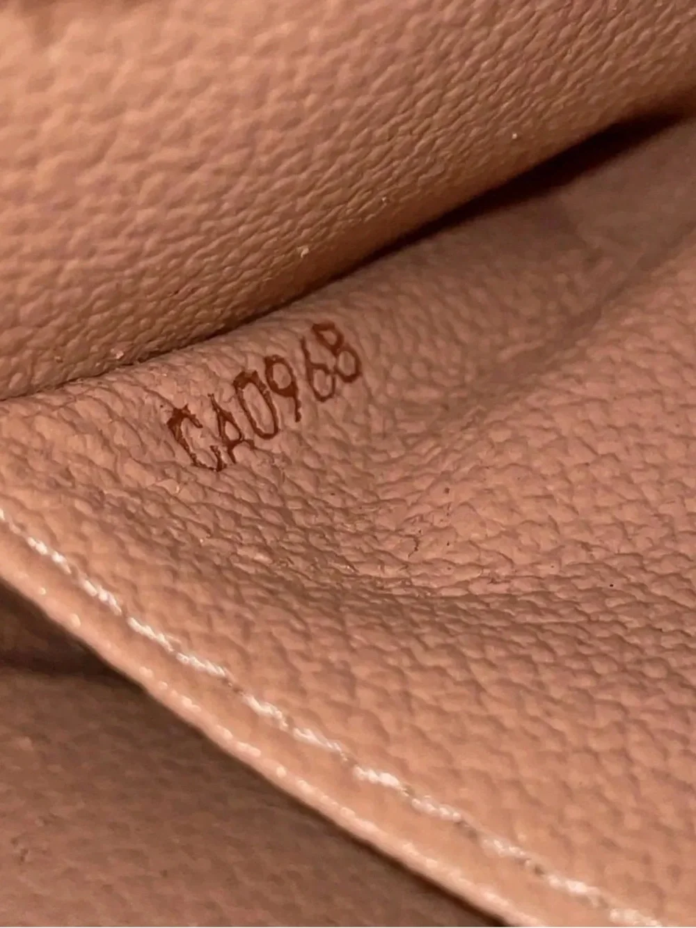 Louis Vuitton major leather lenght